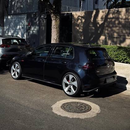VOLKSWAGEN GOLF 2.0 TSI GTI 16V TURBO GASOLINA 4P AUTOMÁTICO VOLKSWAGEN GOLF 2.0 TSI GTI 16V TURBO GASOLINA 4P AUTOMÁTICO